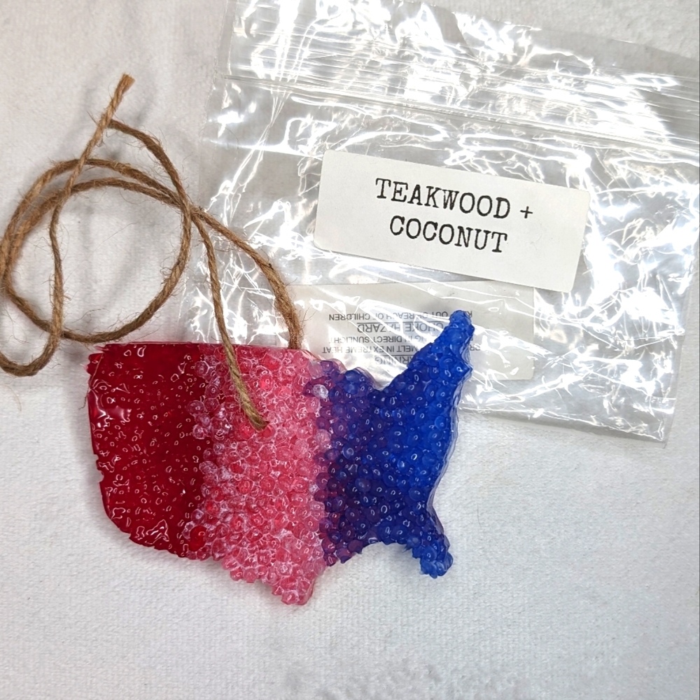 USA - Handmade - Teakwood + Coconut - Car Scent